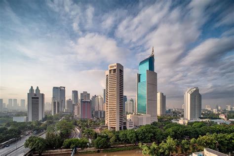  Jakarta: A City Portrait in Cinematic Prose